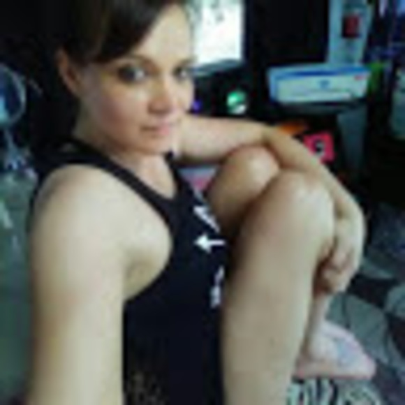 Meet your Posher, Alisha - Picture 1 of 1